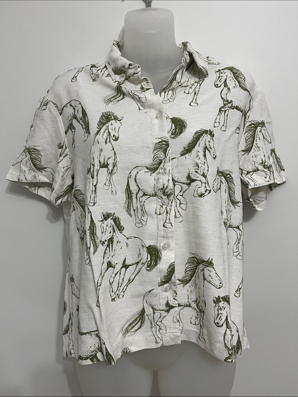 Short Sleeve Button-Up Shirt with Olive Green Horses
